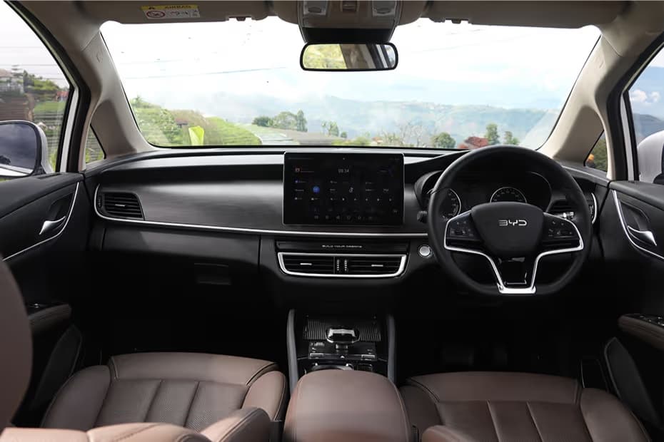 BYD M6 thumb 3